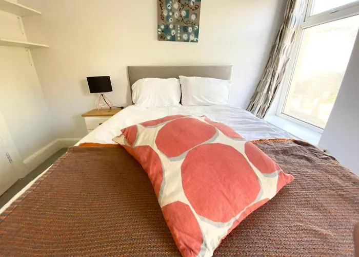 Budget Room Mount Pleasant Share Facilities R3