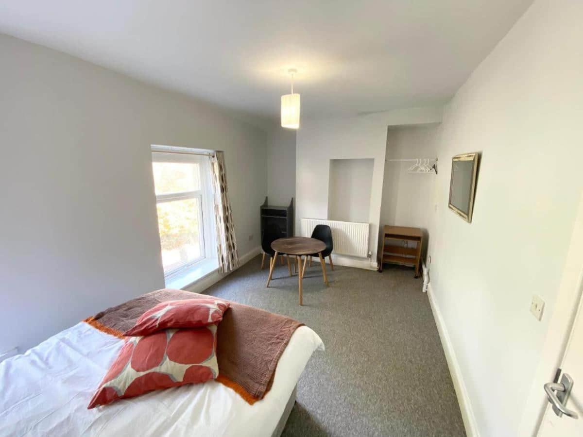 Homestay Budget Mount Pleasant Share Facilities R3 Swansea
