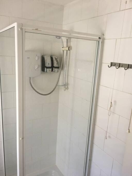 Homestay Budget Mount Pleasant Share Facilities R3
