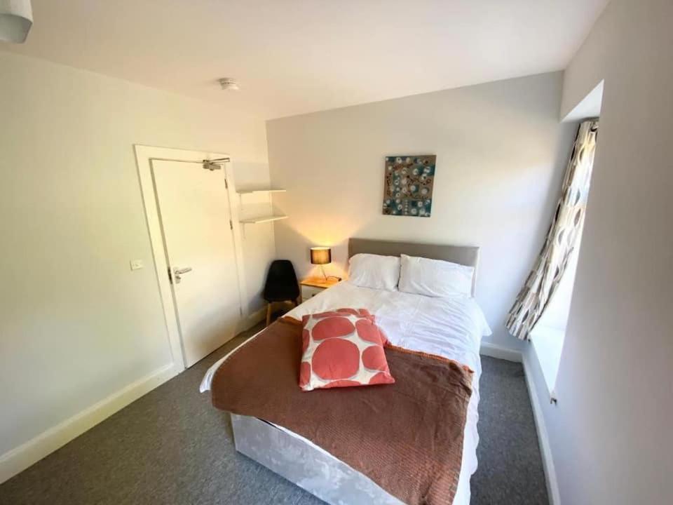 Budget Mount Pleasant Share Facilities R3 *